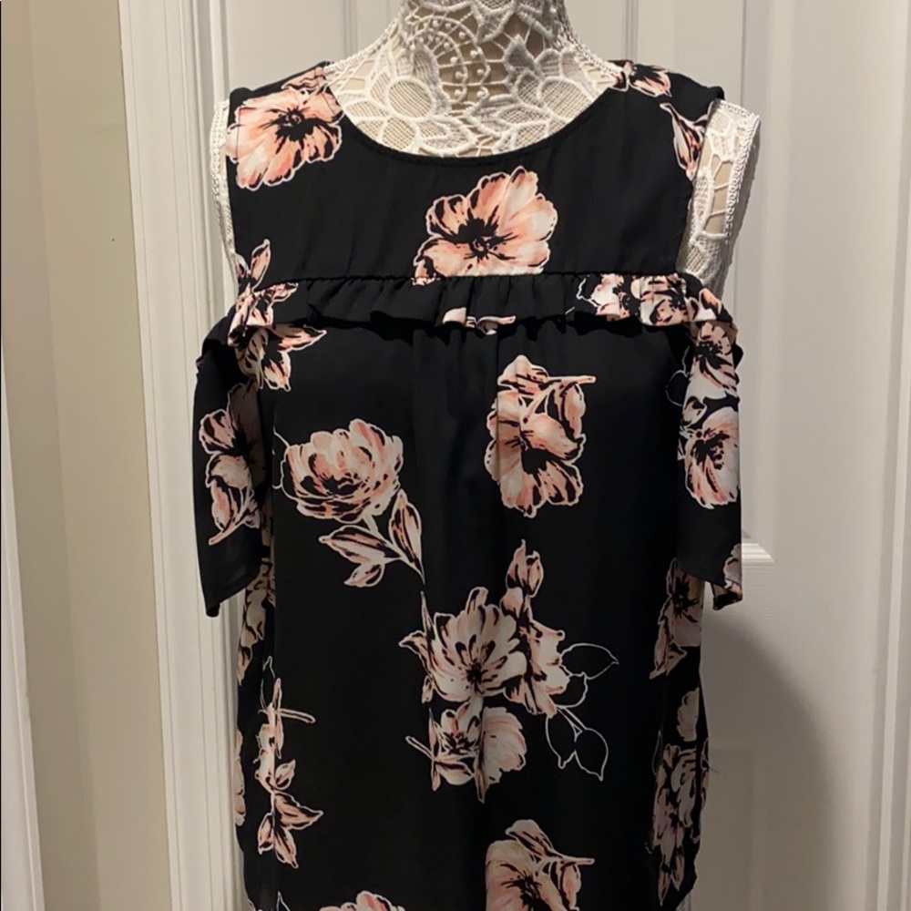 Women’s Floral Cold Shoulder Blouse